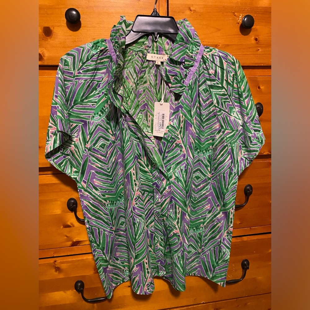 NWT. Stark Leaf Print Blouse